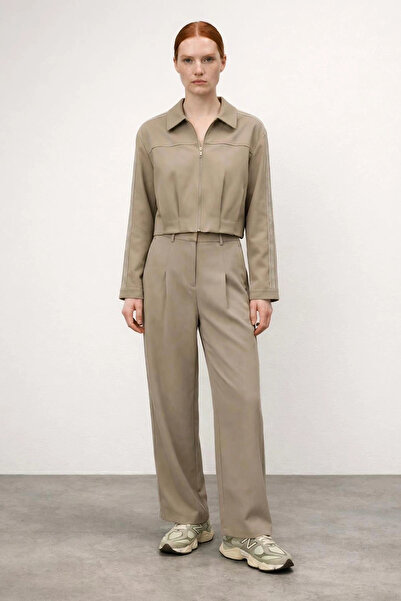 Myra Ön Pileli Şeritli Crop Ceket Bej