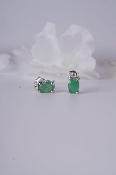 Aksesuaring 6*4 mm Zümrüt Taşlı Gümüş Küpe