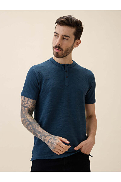 STATUS QUO Textured Henley Neck Regular Fit Petrol T-shirt