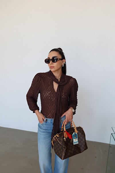 Özge Özgenç Bluză din dantelă cu șireturi