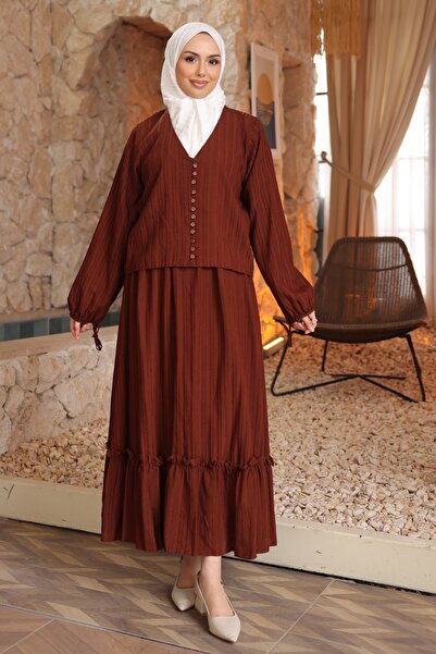 İmajButik Costum maro cu nasturi, cămașă și fustă