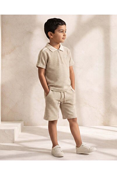 REDTAG طقم تيشيرت بولو قماش جاكار للأولاد باللون البيج بنقشة الجاكار