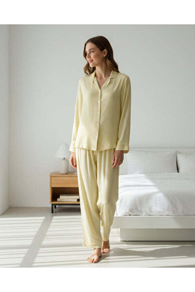 REDTAG طقم بيجاما نسائي مخطط بأكمام طويلة وياقة