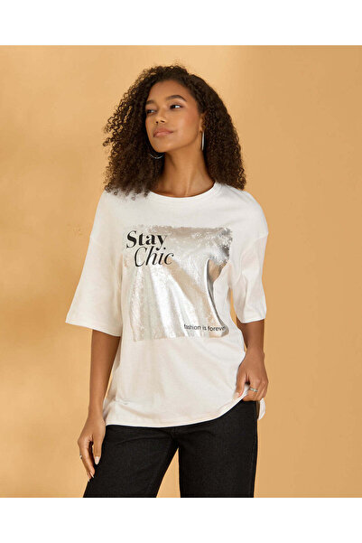 REDTAG تيشيرت نسائي أبيض فضفاض مطبوع