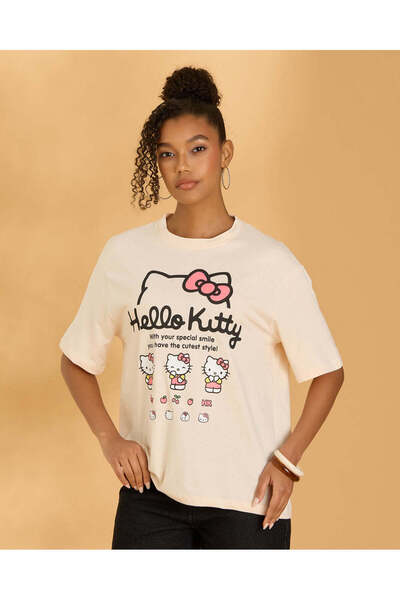 REDTAG تيشيرت نسائي عاجي اللون مزين بطبعة هيلو كيتي