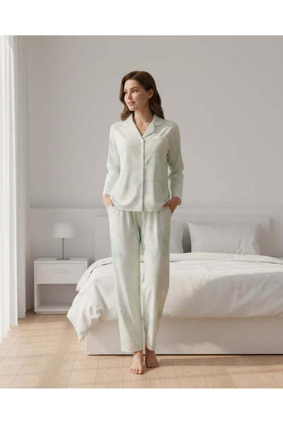 REDTAG طقم بيجاما نسائي أخضر مطبوع من الساتان دانتيل طويلة وتفاصيل من الدانتيل