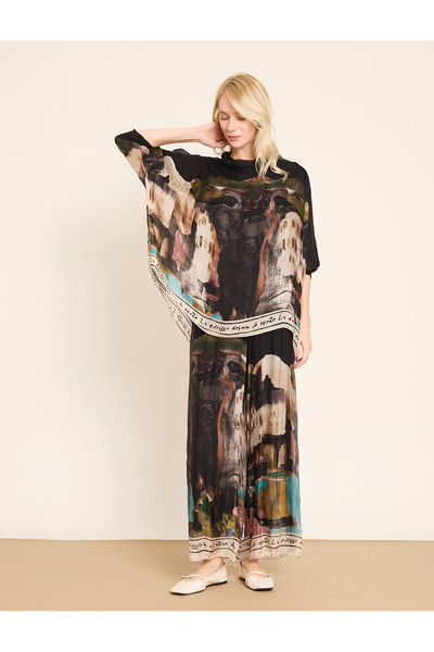 BGN workshop Artistic Patterned and Comfortable Cut Silk Blouse