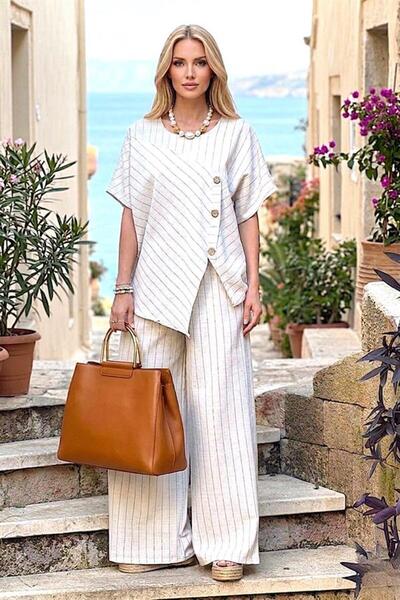 MODANI SEÇ Bej Çizgili Düğme Detaylı Bluz Pantolon Keten Takım