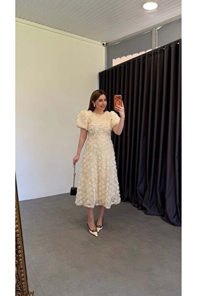 elif teke Fluffy Rose Bell Dress Cream