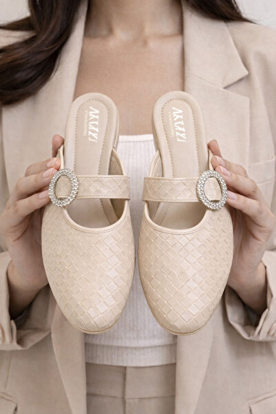 STOCON Women's Cream Stone-Embellished Slipper Daily Wear Slipper Stc1280