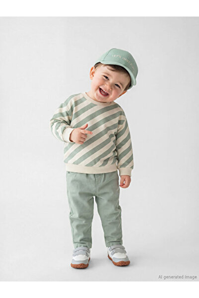 LC Waikiki سترة وبنطلون للأولاد من فريزن ستور