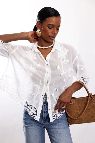 5in1Canpolat Cămașă albă broderie perforată cu detalii 38964