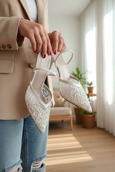 DURUNUN BUTİĞİ Fest White Lace Bead Embellished (8 cm Heeled) Pointed Toe Dai...