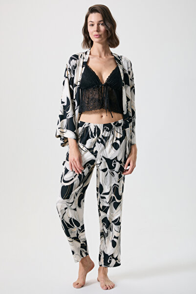 Penyemood Lace Bustier Triple Robe Pajama Set