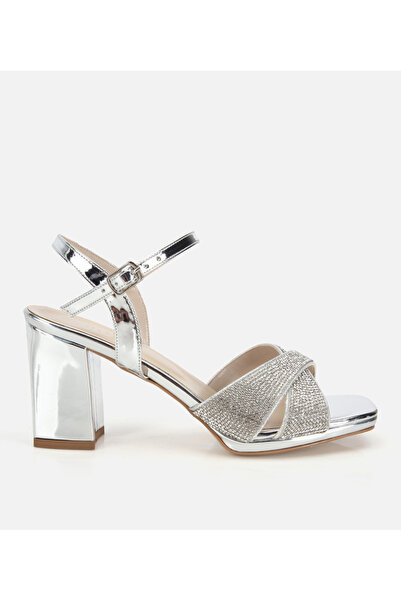 Hotiç Kadın Rugan Lame Taş Detaylı Bilekte Topuklu Sandalet