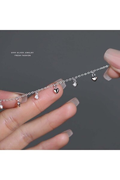 Generic Bracelet of dangling hearts