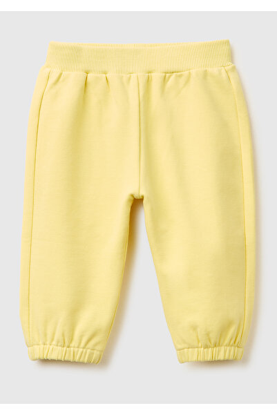 United Colors of Benetton بنطال رياضي أصفر للأطفال مع تطريز الأذن مضلّع