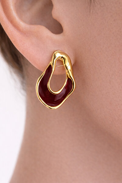 Takıtolia أقراط ذهبية بتصميم بيضاوي غير متماثل مملوءة باللون الأحمر الداكن من...