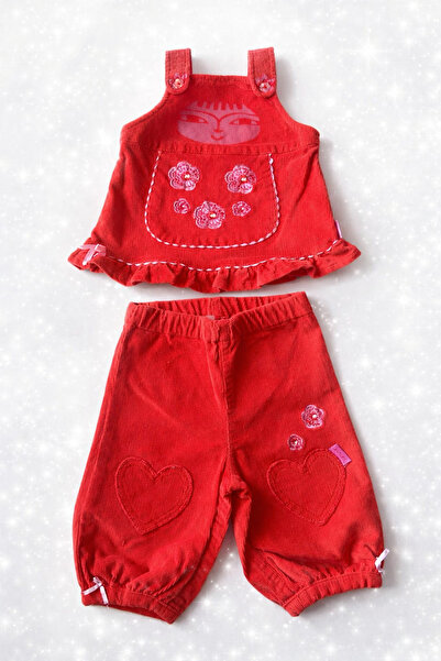 Lal Kız Bebek Kırmızı Kadife 2’li Takım – Askılı Bluz ve Kalpli Pantolon