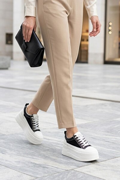 Guja Margret Imported Special Series Lace-Up Stone Detail Thick Sole Women's ...