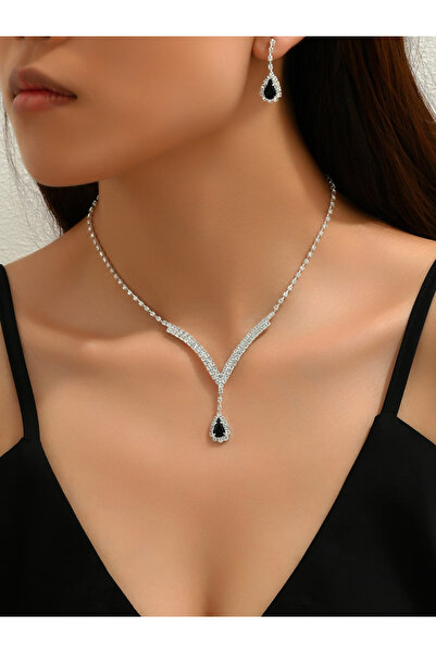 Take Two By Styli طقم مجوهرات مكون من قطعتين مرصع بأحجار الراين المتدلية