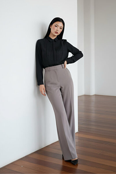 PERA MODA Stylish Shirt with Lace Pieces on the Front in Small and Large Sizes