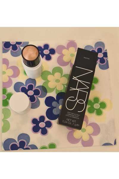Nars luminizing stick