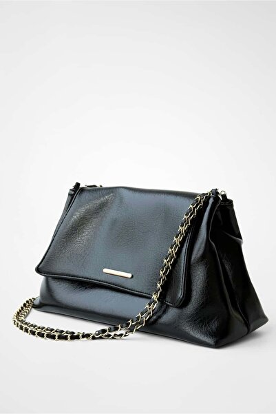 Yuka Atelier Soho Chain Strap Detailed Cross and Shoulder Bag