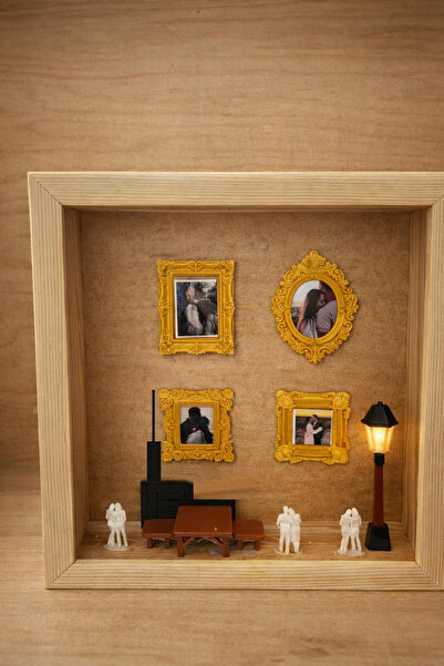 stilhan 21X21 CM AHŞAP LED IŞIKLI MÜZE ÇERÇEVE 4 GOLD ÇERÇEVELİ