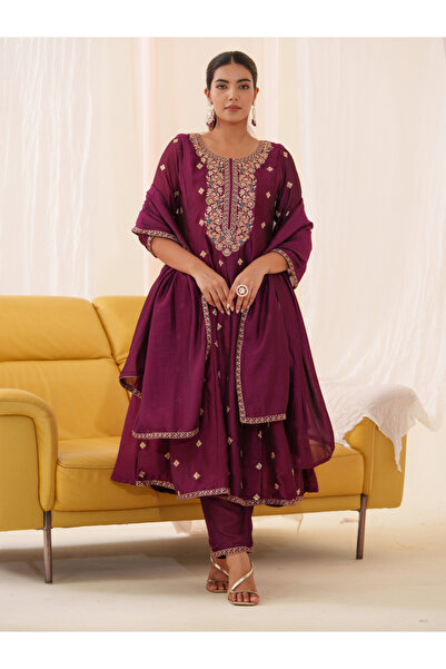 DW By Styli Floral Embroidered Kurta with Trousers and Dupatta Set