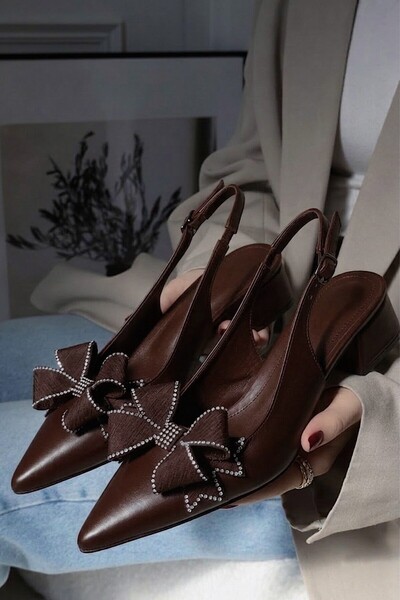 POLKA STORE Pantofi de damă cu toc scurt, cu vârf ascuțit, cu imprimeu floral