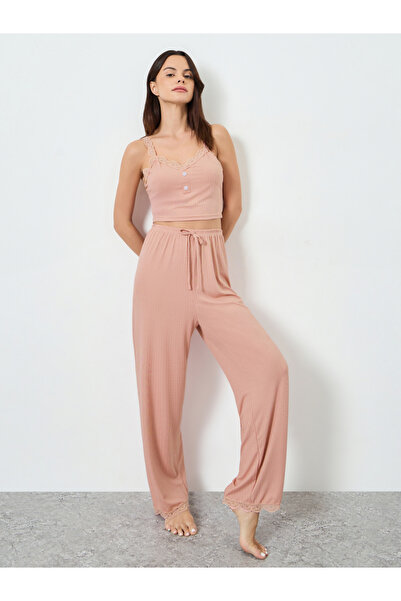 INENEMIS By Styli طقم بيجاما وقميص داخلي مزين دانتيل الوردي