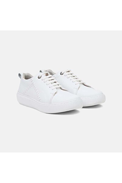 Desa Kadın Beyaz Bağcıklı Dikiş Detaylı Dokulu Deri Spor Ayakkabı