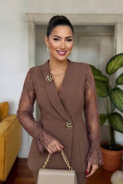 ZISHAN Güpür Kol Detaylı Kruvaze Blazer Ceket & Pantolon Takımı - Premium Kre...