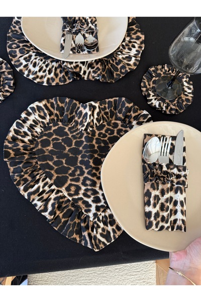 KaiAtelier 2Li Leopard Heart Frilly كتان سوبلا / مفرش طاولة فردي