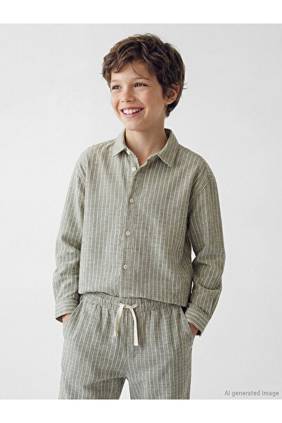 LC Waikiki Nevavm Boy's Striped Poplin Shirt with Difference in Color