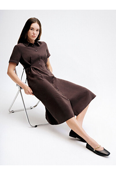 LC Waikiki NEVAVM με διαφορά LCW Comfort καφέ φόρεμα πουκάμισο με κορδόνι στη...