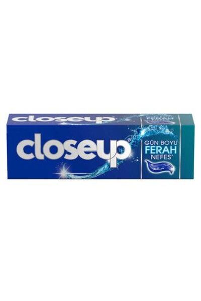 Closeup 5 Pieces of Toothpaste Icy Cool Oral Care Water Effective 25 ml