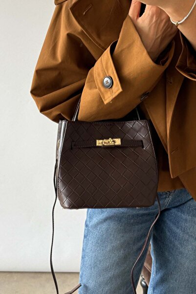 nope21shoess إيس كاوندري براون نمط محبوك حقيبة