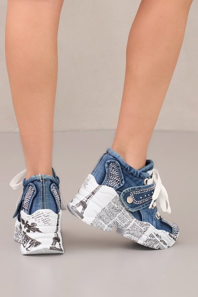 StarBlueMooN Stone-Embellished Denim Shoes with Fence-Covering Detail for Daily Wear