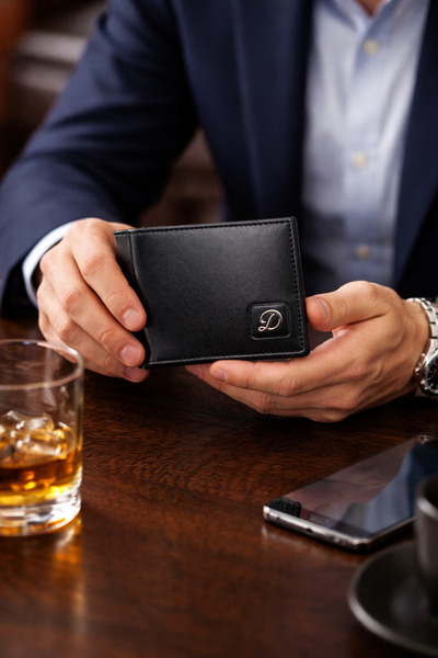 Révano Men's Premium Leather Wallet | Slim Bifold Wallet for Men | Multiple C...