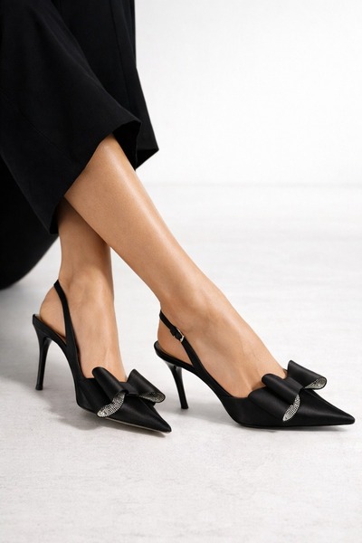 Giydim Gidiyor Чорні туфлі на шпильках Marji Bow