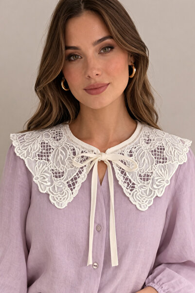 CROCUS DESIGN Lace-Like White Wide Lace-Up Collar