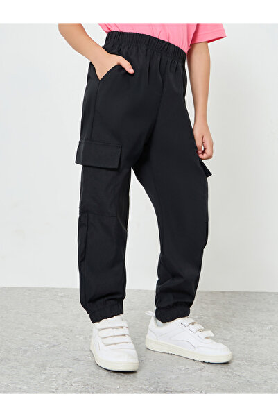 Styli Girls Black Solid Cargo Joggers