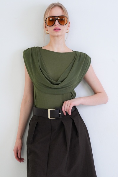 Trend Alaçatı Stili Bluză de damă verde guler rotund cu umeri întăriți cu det...