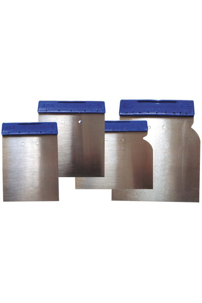 Polonia SET SPATULE METALICE CU MÂNER DIN PLASTIC - 4 BUC.