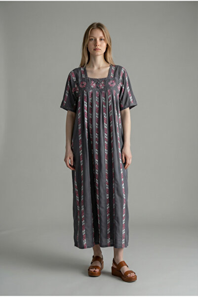 KASHKHA Embroidered midi jalabiya, slightly loose fit