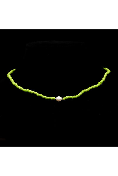 ElectraStore Boho Necklace Made of Green Beads and Pearl Pendant