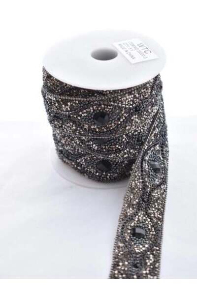 Yarn World Kwe embroidery with modern designs to decorate clothes