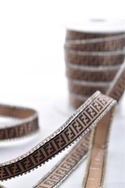 Yarn World Kowy embroidered fabrics with artistic designs to refresh and beau...